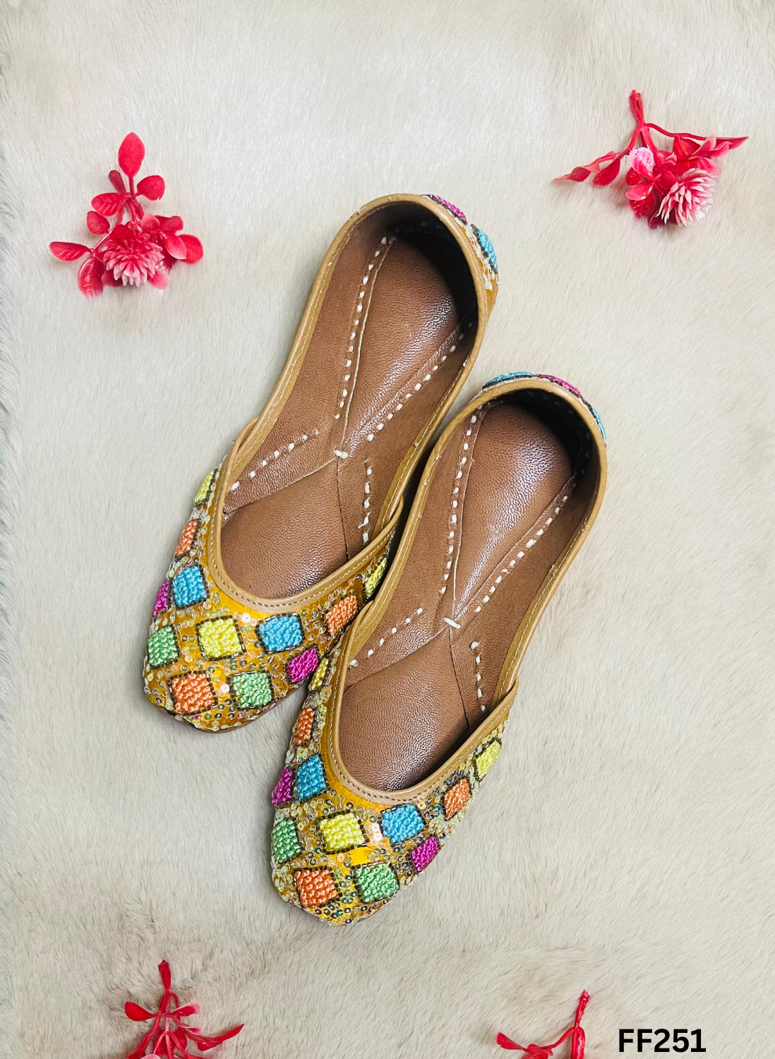 FF251 | Golden  | Hand -Work | Punjabi Jutti