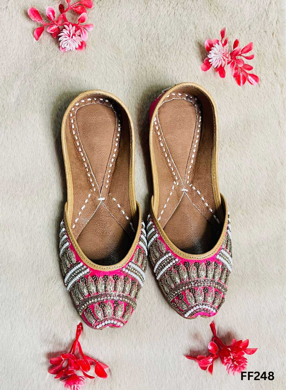 FF248 | Cherry-Red | Hand-Work | Punjabi Jutti