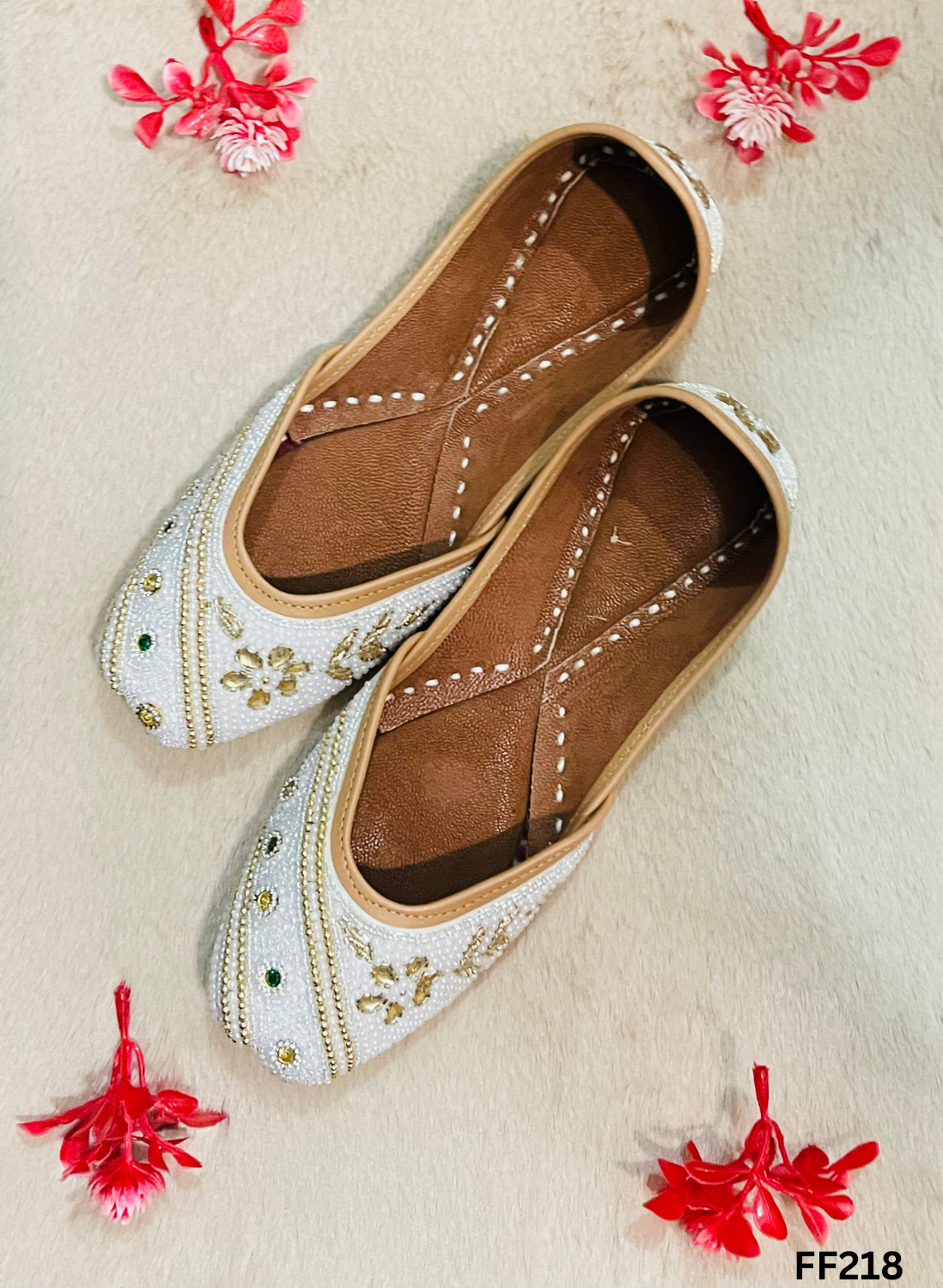 FF218 | White| Hand-Work | Punjabi Jutti