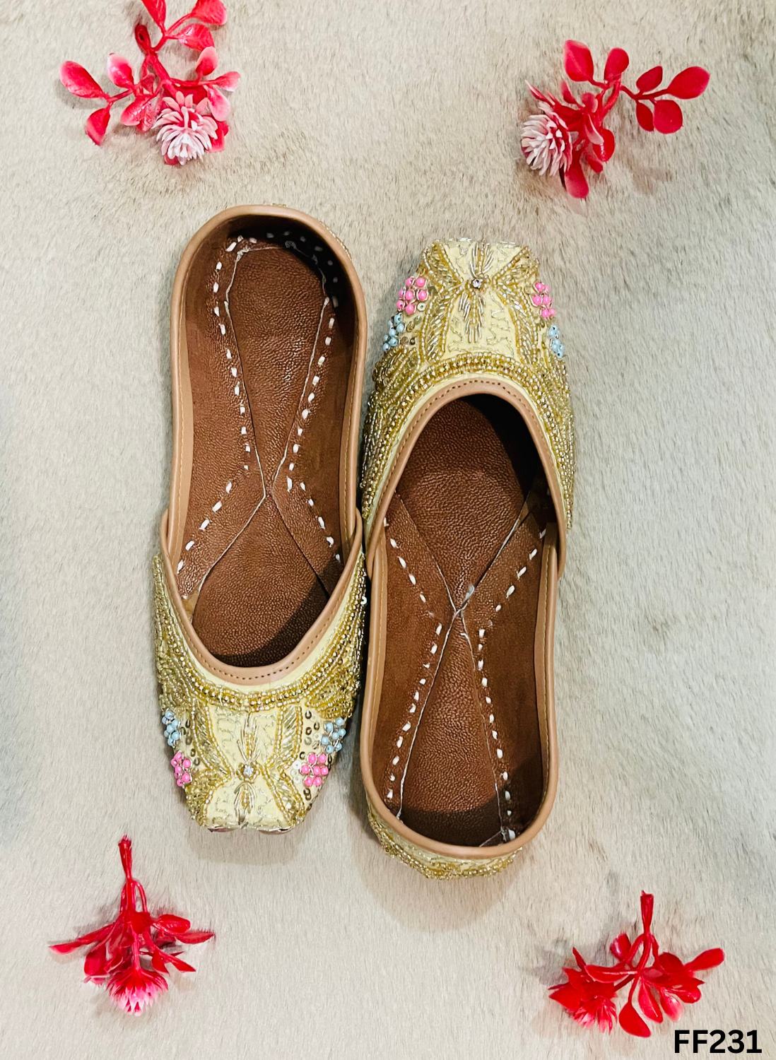 FF231 |  Golden  | Hand-Work | Punjabi Jutti