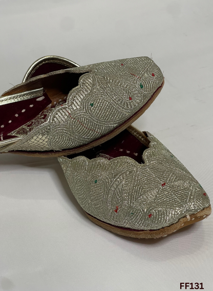 FF131 | Golden | Machine-Work | Punjabi Jutti