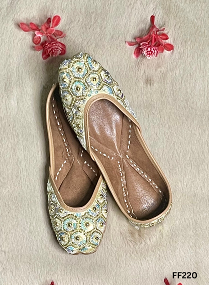 FF220 | Golden | Hand-Work | Punjabi Jutti
