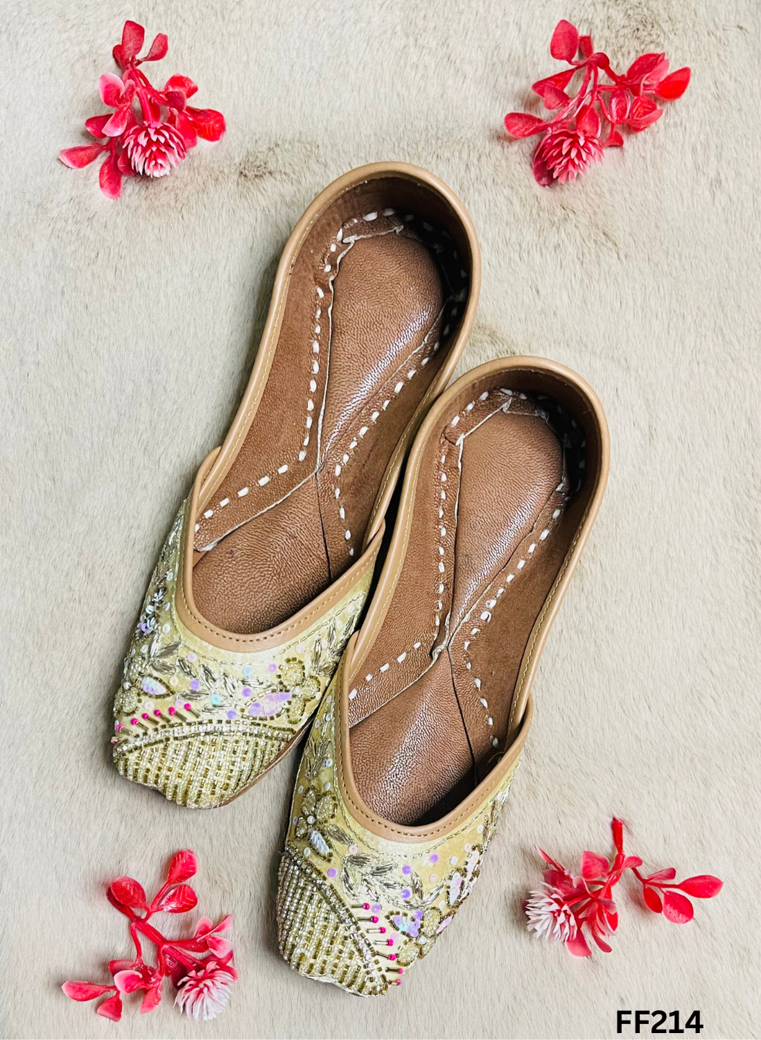 FF214 | Golden  | Hand-Work | Punjabi Jutti