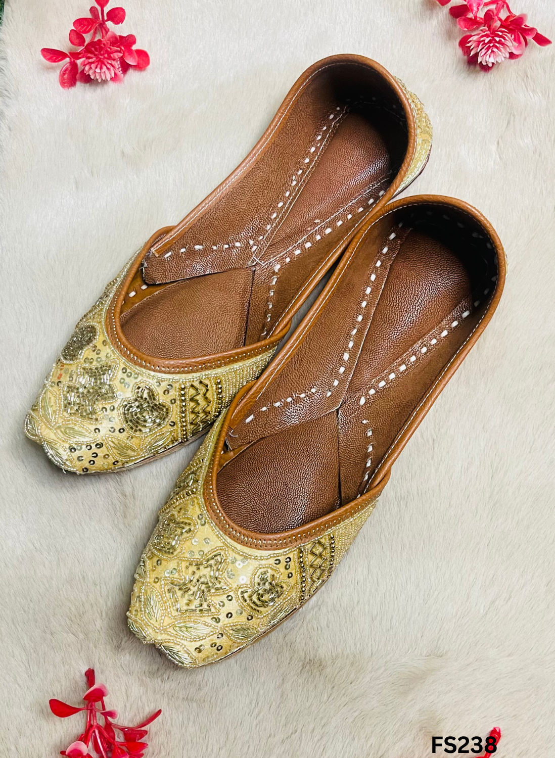FF238 | Golden | Hand -Work | Punjabi Jutti