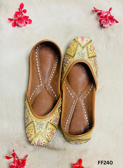 FF240 | Golden    | Hand -Work | Punjabi Jutti