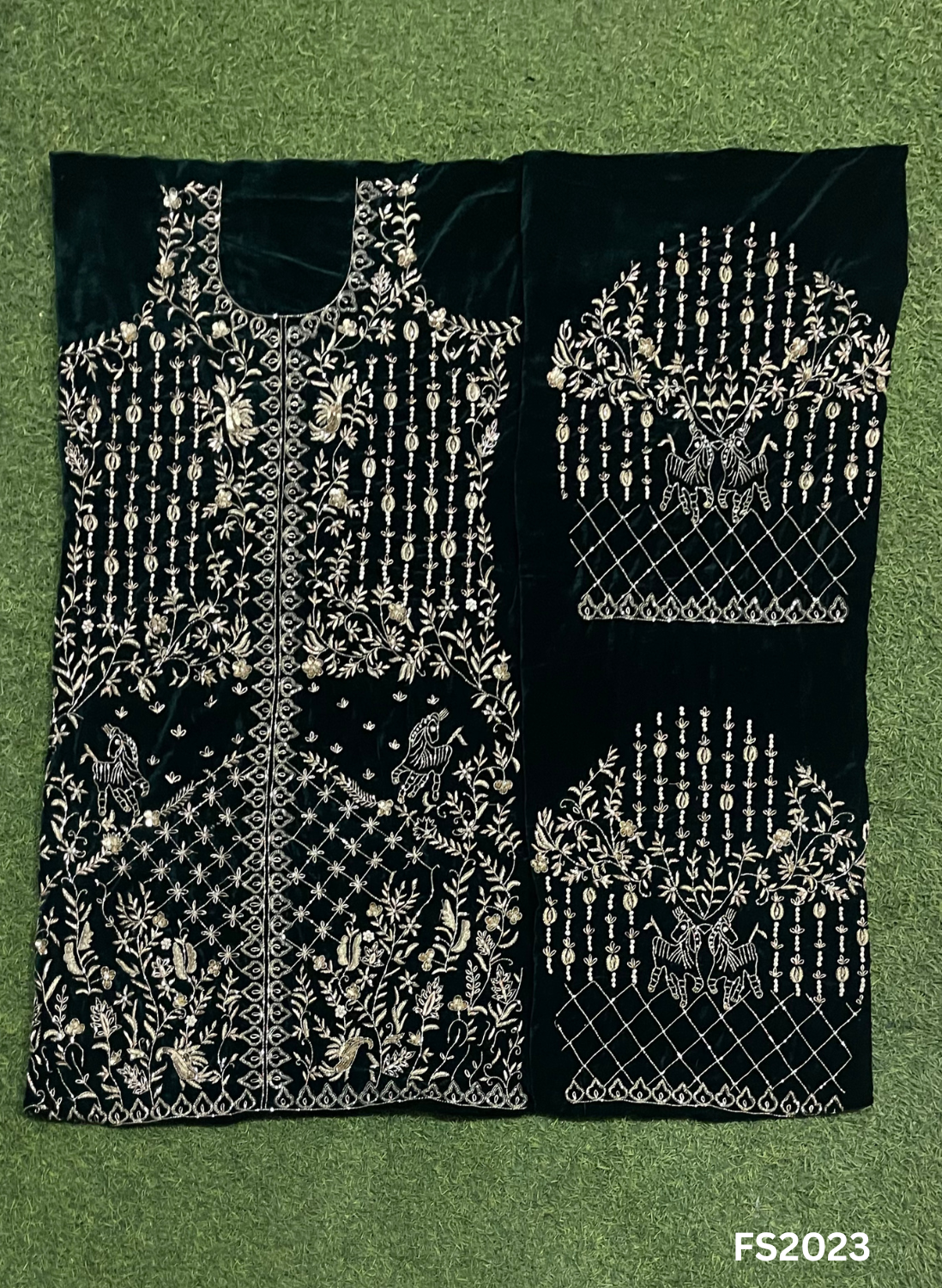 FS2320 | Bottle Green | Velvet suite | Pure velvet | Wedding | Party Wear | Jaggo | Ring Ceremony | Festival